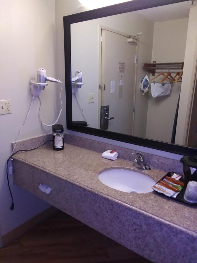 Travelodge By Wyndham Columbus State University Екстер'єр фото