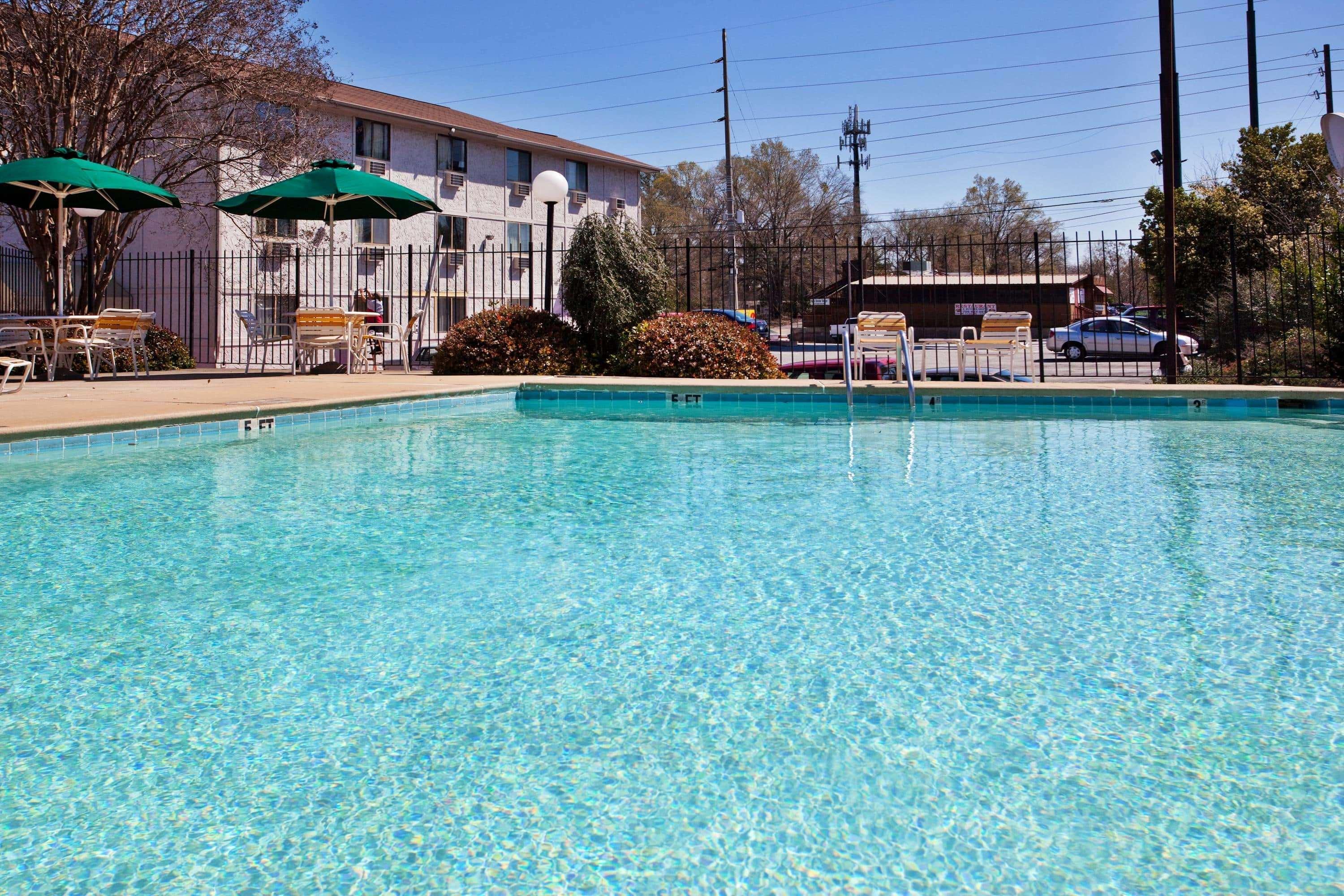 Travelodge By Wyndham Columbus State University Екстер'єр фото